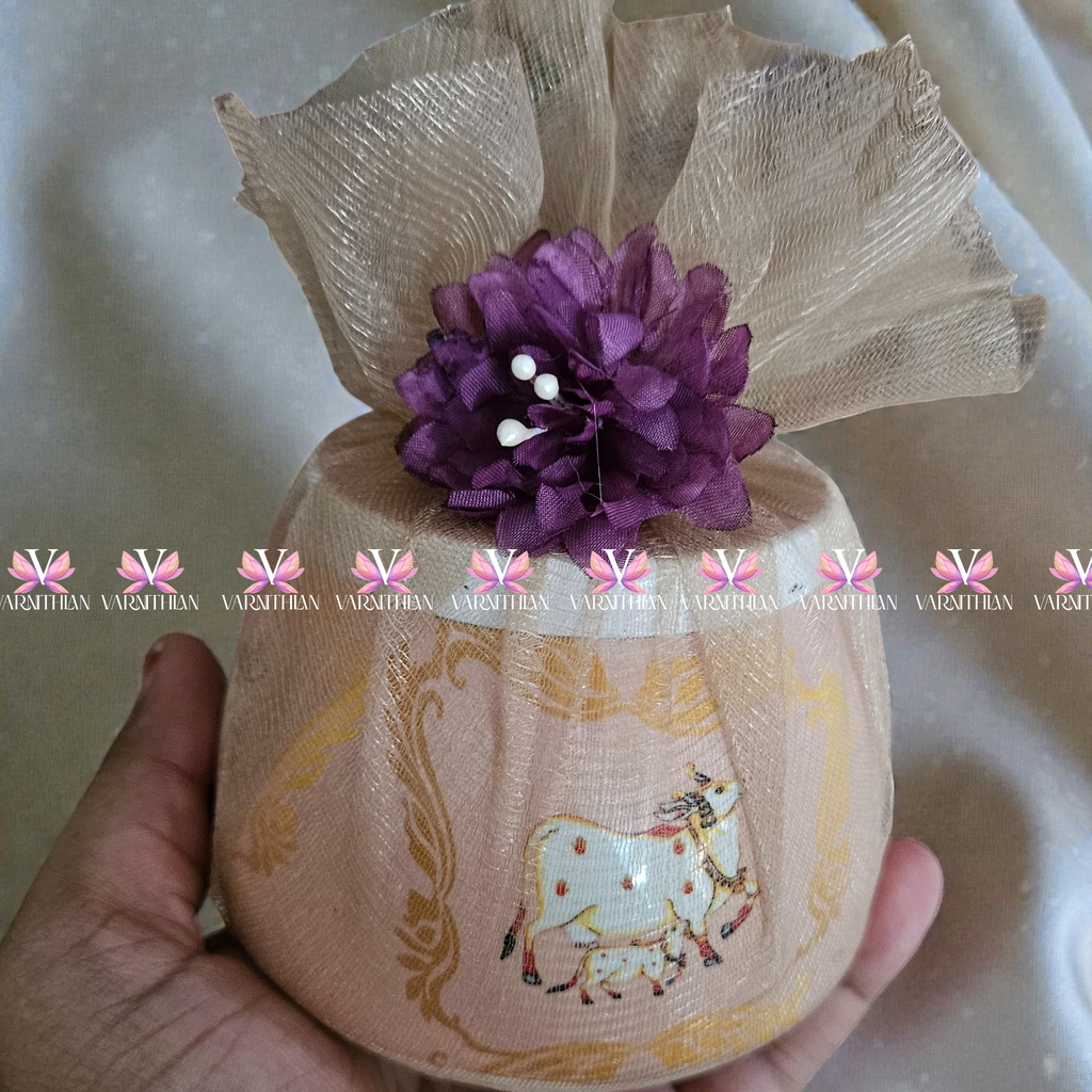 Pichwai themed jar