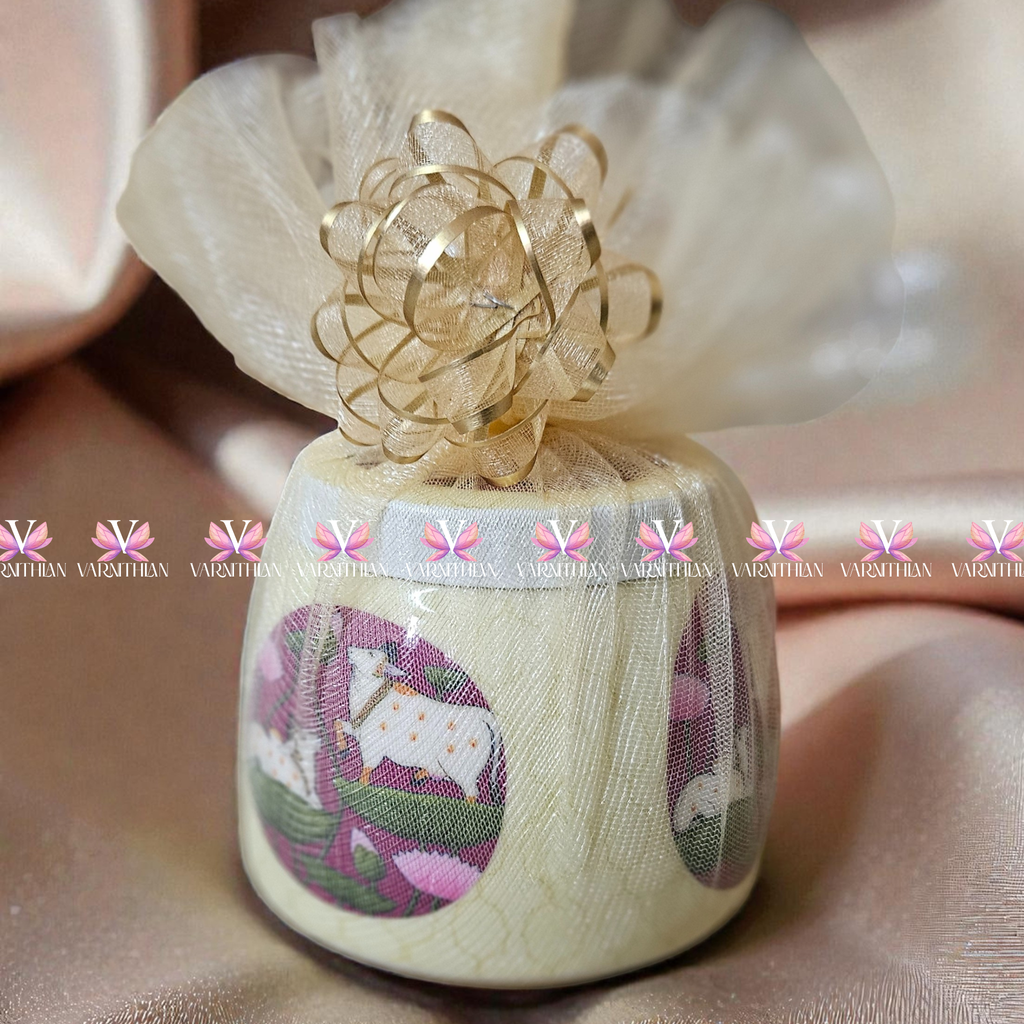Pichwai themed jar